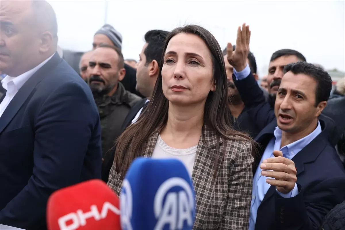 DEM Parti\'den Demirtaş\'a Ziyaret