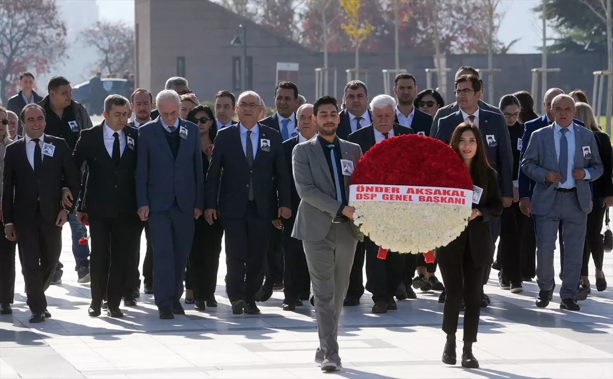 Ecevit\'in 19. Yılı Anısına Ziyaret