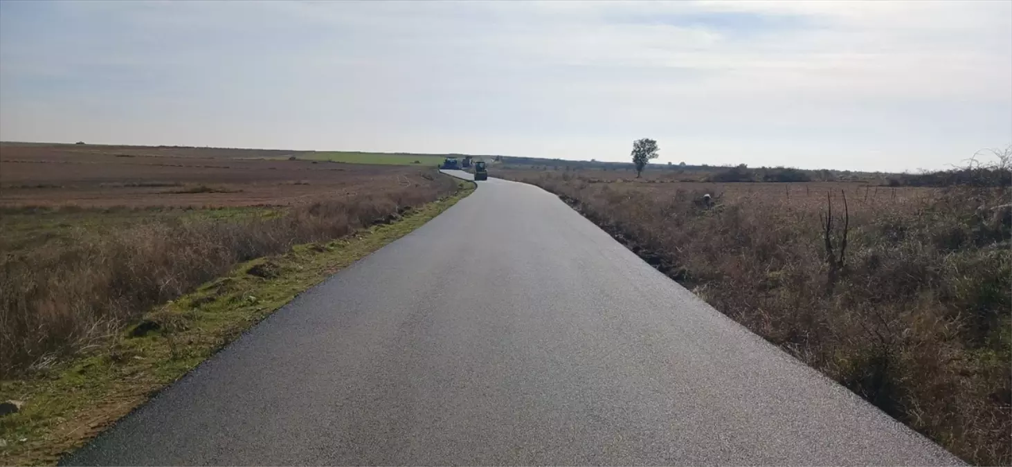 Edirne\'de Sıcak Asfalt Çalışmaları Devam Ediyor