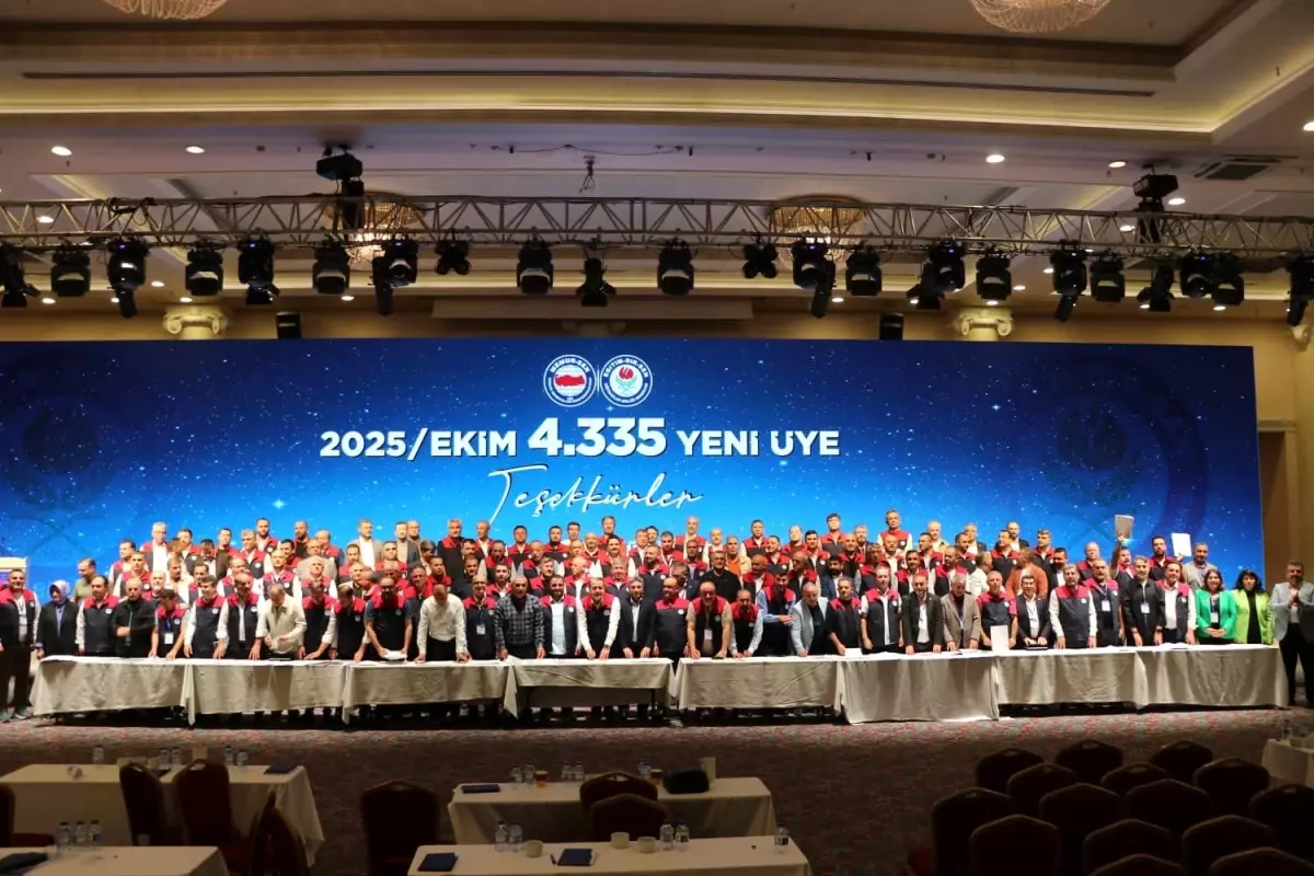 Eğitim-Bir-Sen Adana Şubesi Ödüllendirildi