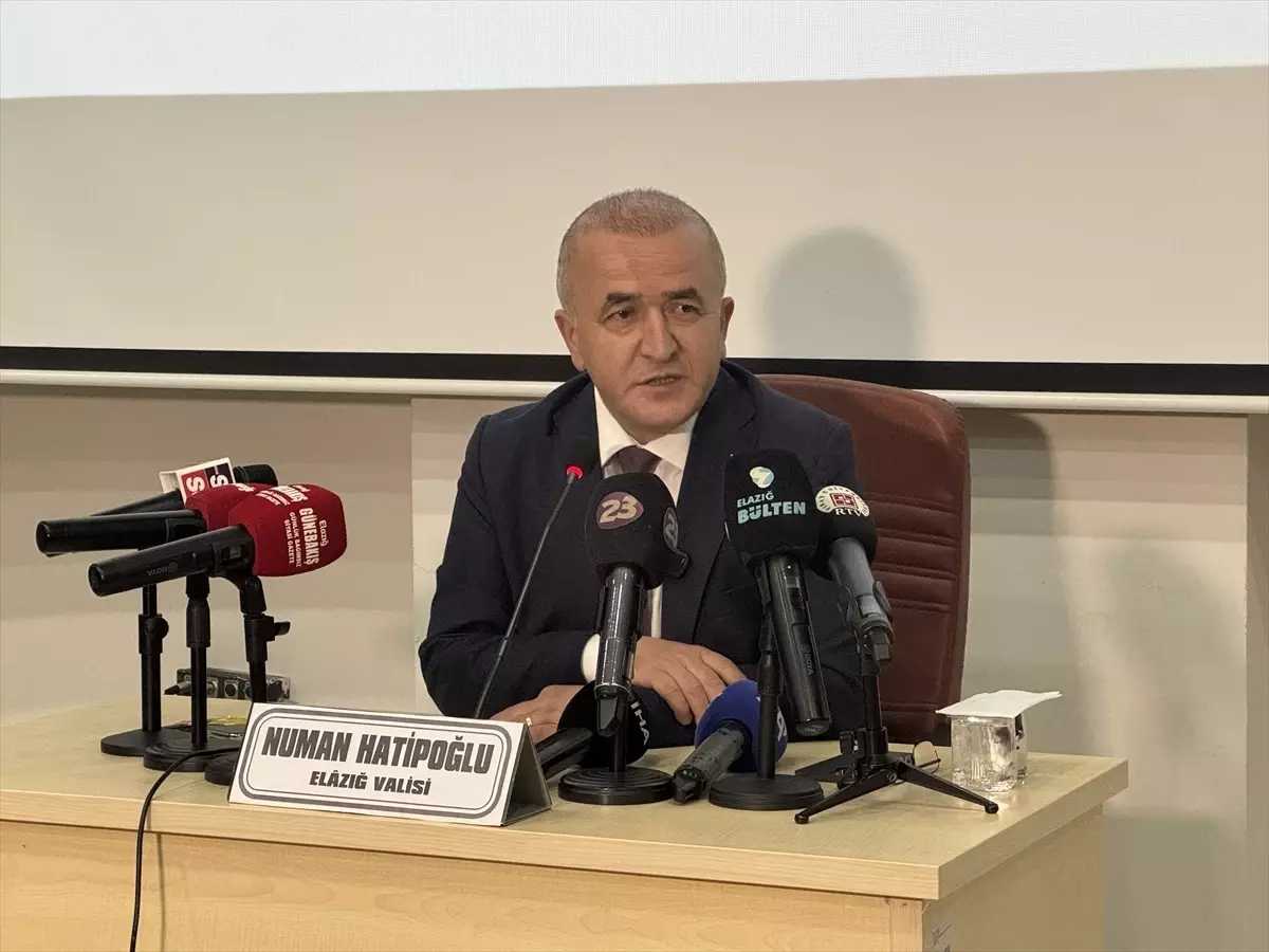 Vali Hatipoğlu İletişim Öğrencileriyle Buluştu