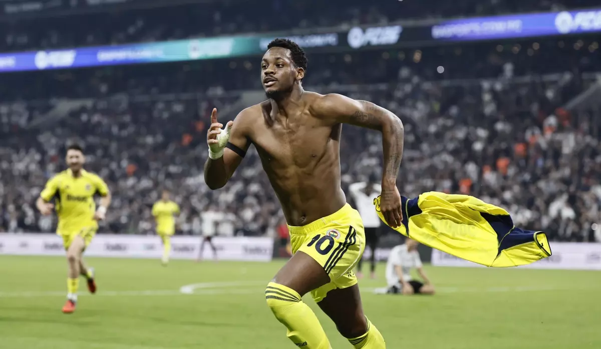 Fenerbahçe\'nin Yeni Transferleri Derbide Parladı