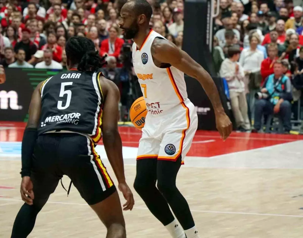 Galatasaray Deplasmanda Farklı Kazandı