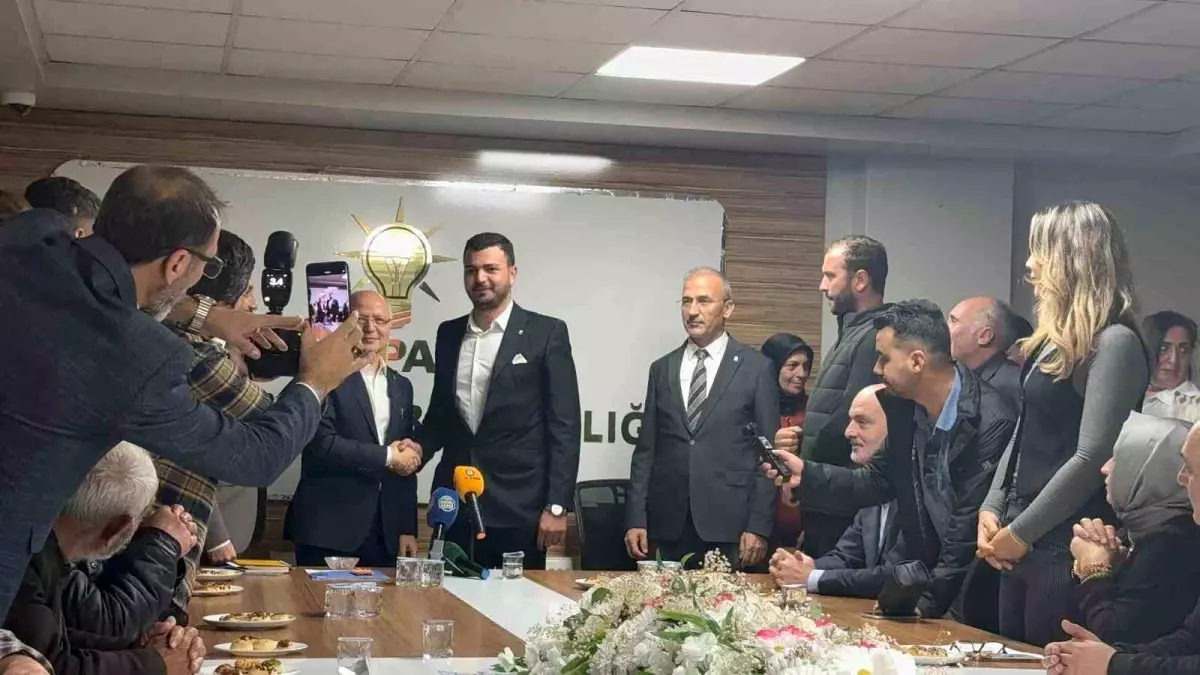 Gemlik\'te AK Parti\'ye 800 Yeni Üye Katıldı