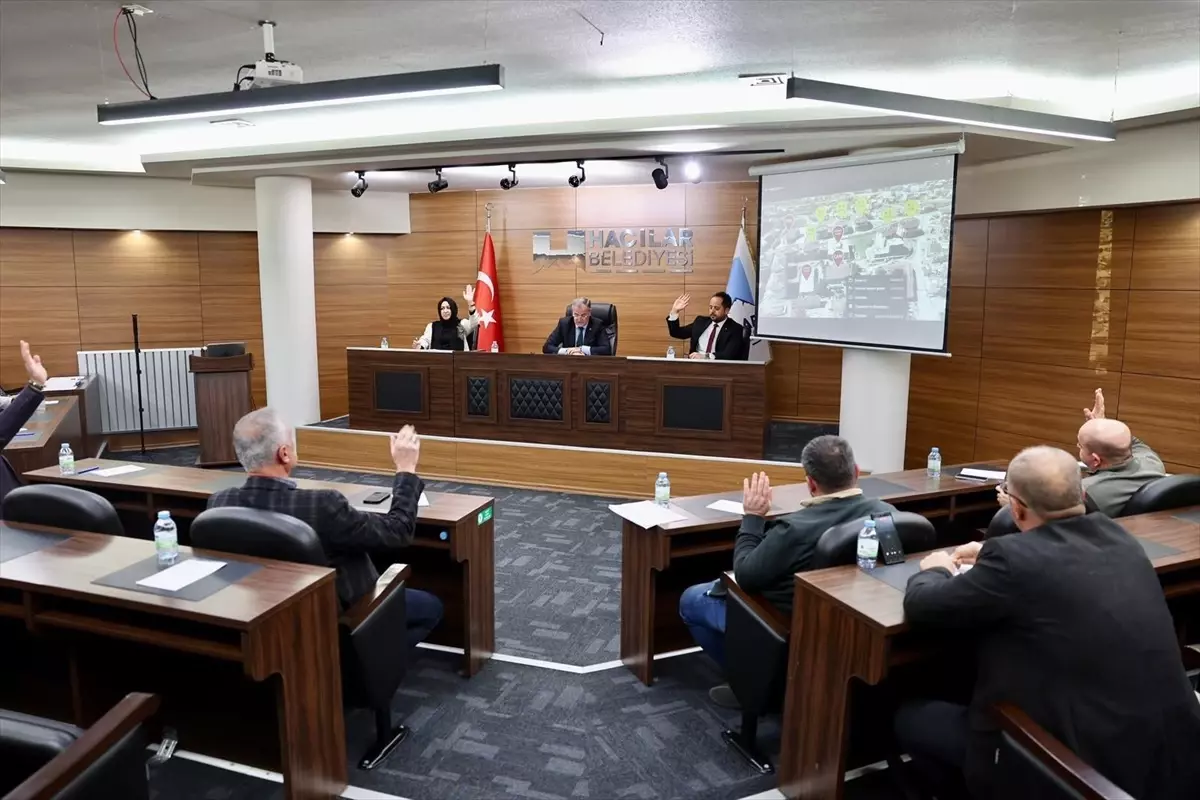 Hacılar Meclisi Toplandı