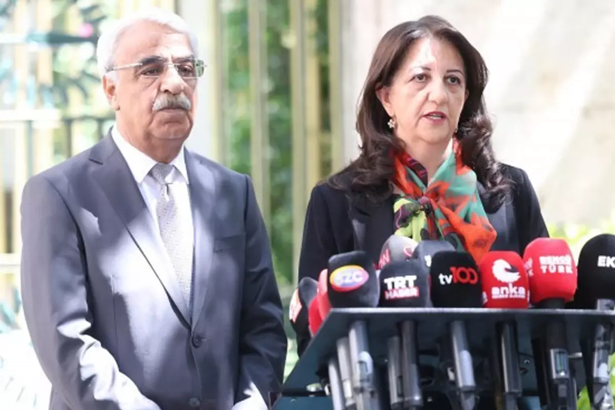 İmralı ziyareti sonrası DEM Parti\'den ilk açıklama! Öcalan\'ın mesajı paylaşıldı