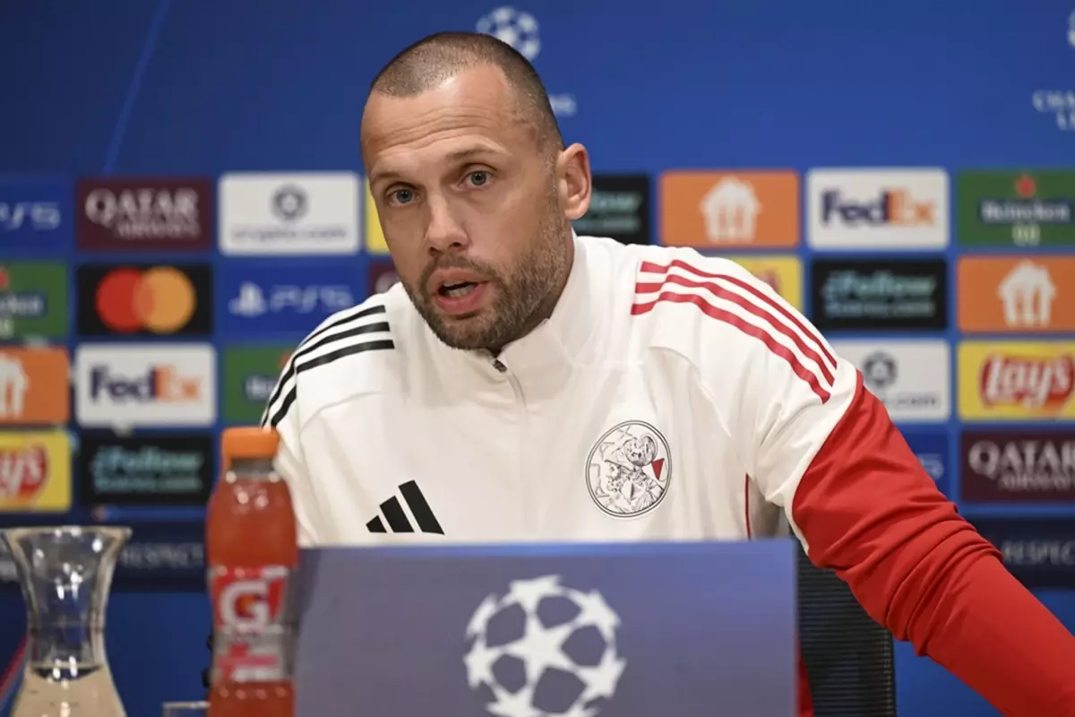 John Heitinga, Osimhen\'i dünyaca ünlü iki eski golcüyle kıyasladı