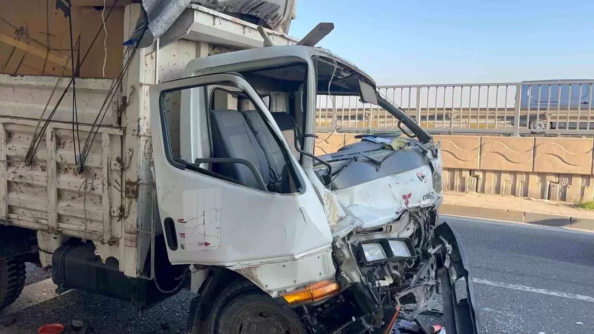 Eskişehir\'de Kaza: 70 Yaşındaki Sürücü Hastaneye Kaldırıldı