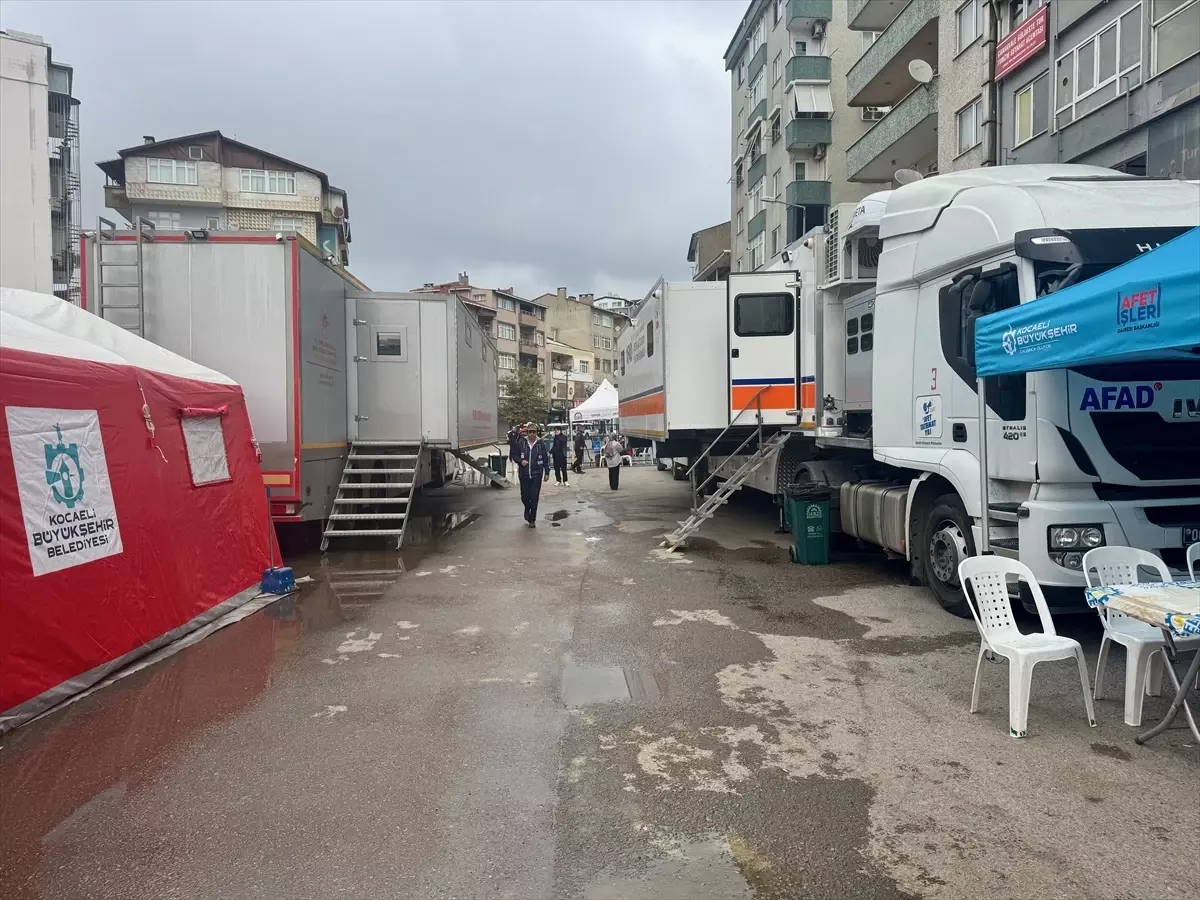 Kocaeli\'de Çöken Apartmanda Kurtarma ve İnceleme Çalışmaları Sürüyor