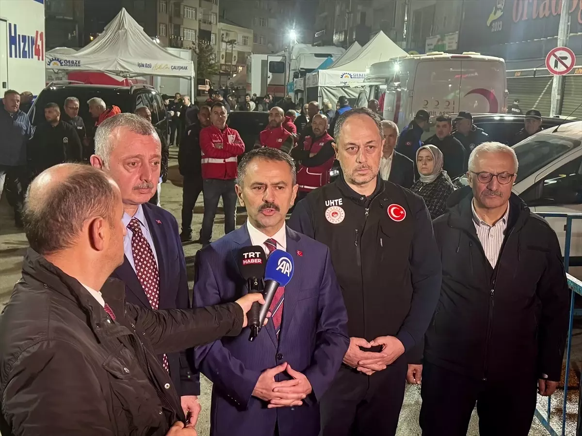 Gebze\'de Çöken Apartman İçin Yol Haritası Açıklanacak