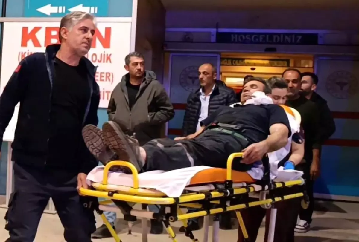 Kömürleri indirirken yüzüne demir saplandı