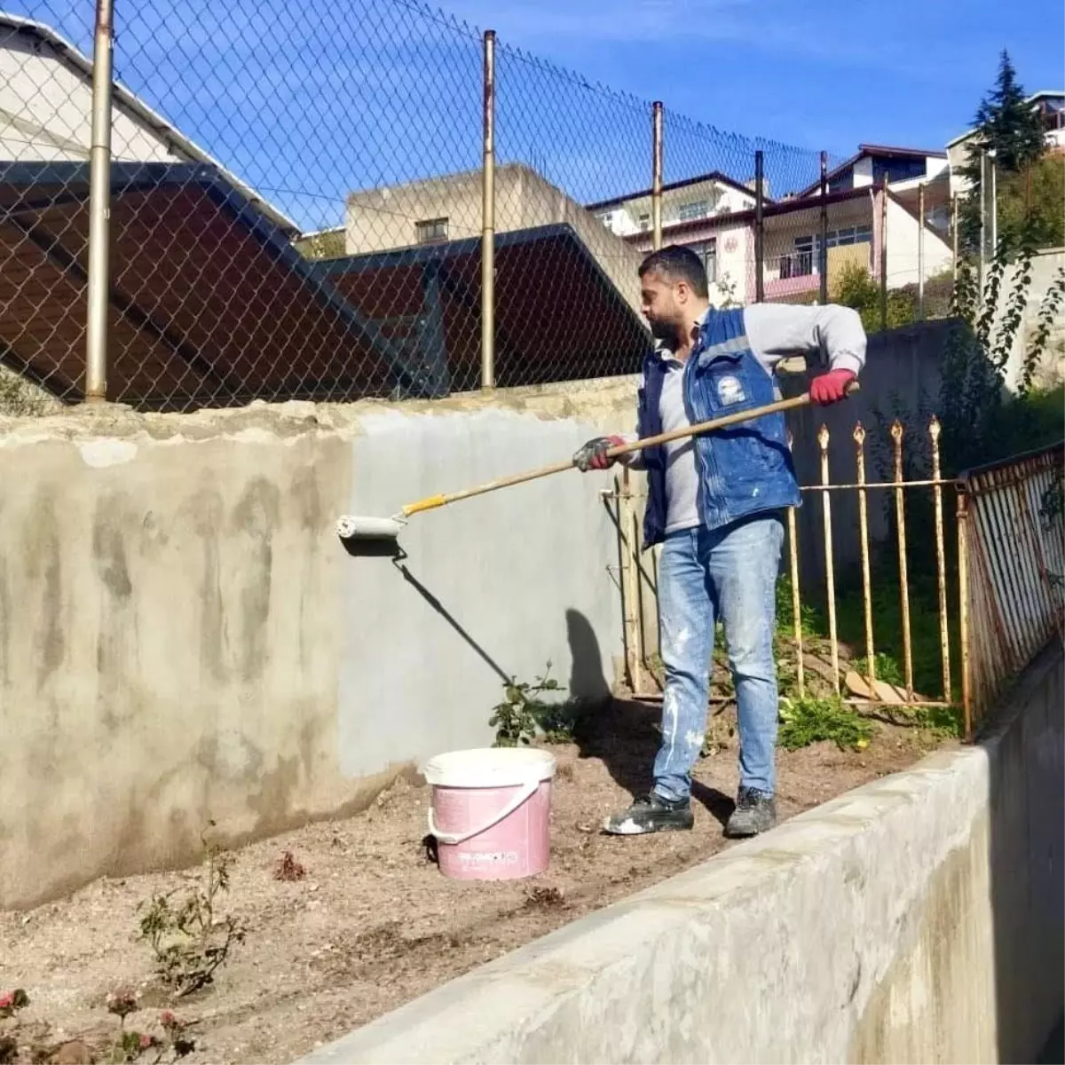 Körfez Belediyesi\'nden Eğitim Kurumlarına Bakım ve Onarım Desteği