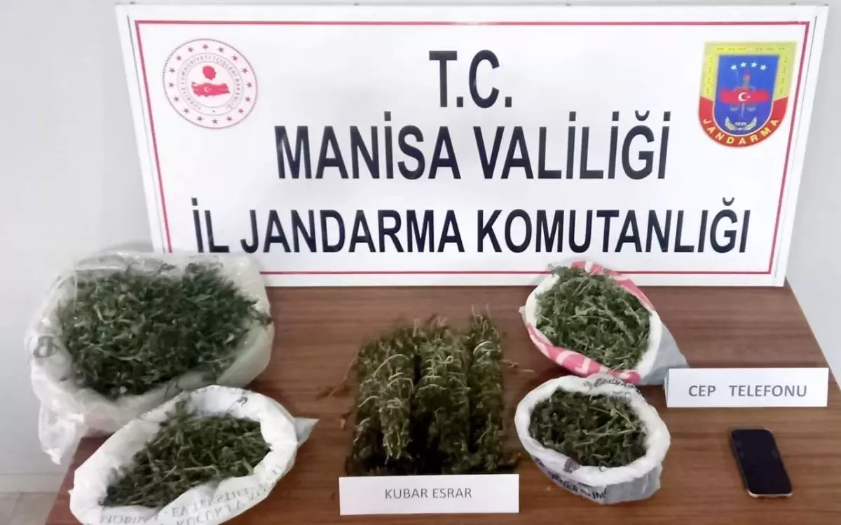 Manisa\'da Uyuşturucu Operasyonu: 3 Tutuklama