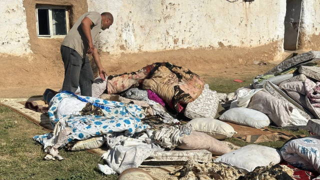 Nereye gitseler evdeki eşyalar kendi kendine alev alıyor Nereye gitseler evdeki eşyalar kendi kendine alev alıyor