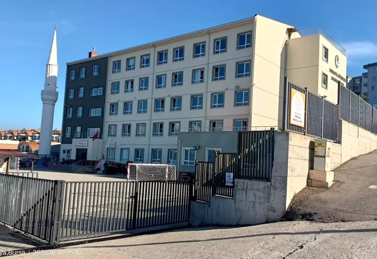 Mudanya\'da Öğrenciler Ulaşım Sorunlarıyla Mücadele Ediyor