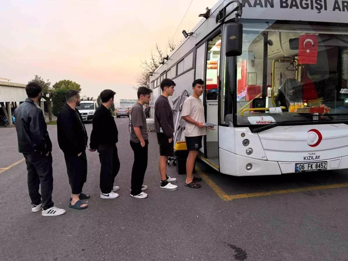Öğrencilerden Kızılay’a Kan Bağışı Desteği