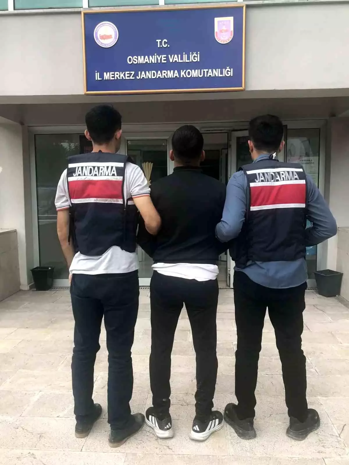 Osmaniye\'de Jandarma Operasyonu: 73 Gözaltı