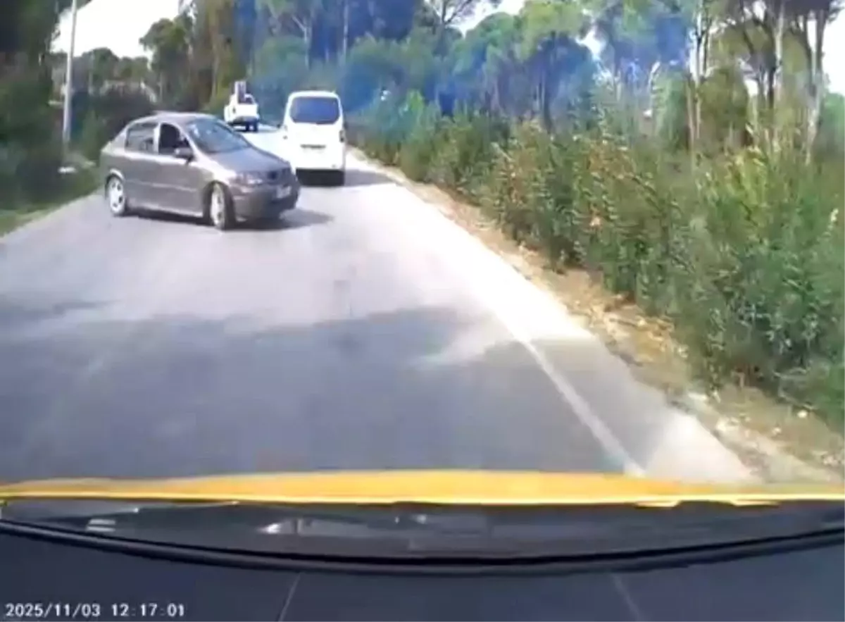 Antalya\'da Trafik Kazası: 2 Yaralı