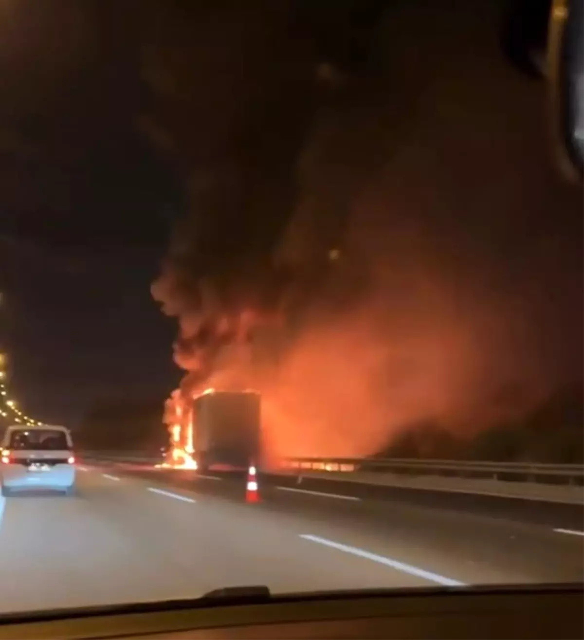 Adana Otoyolunda Tır Yangını