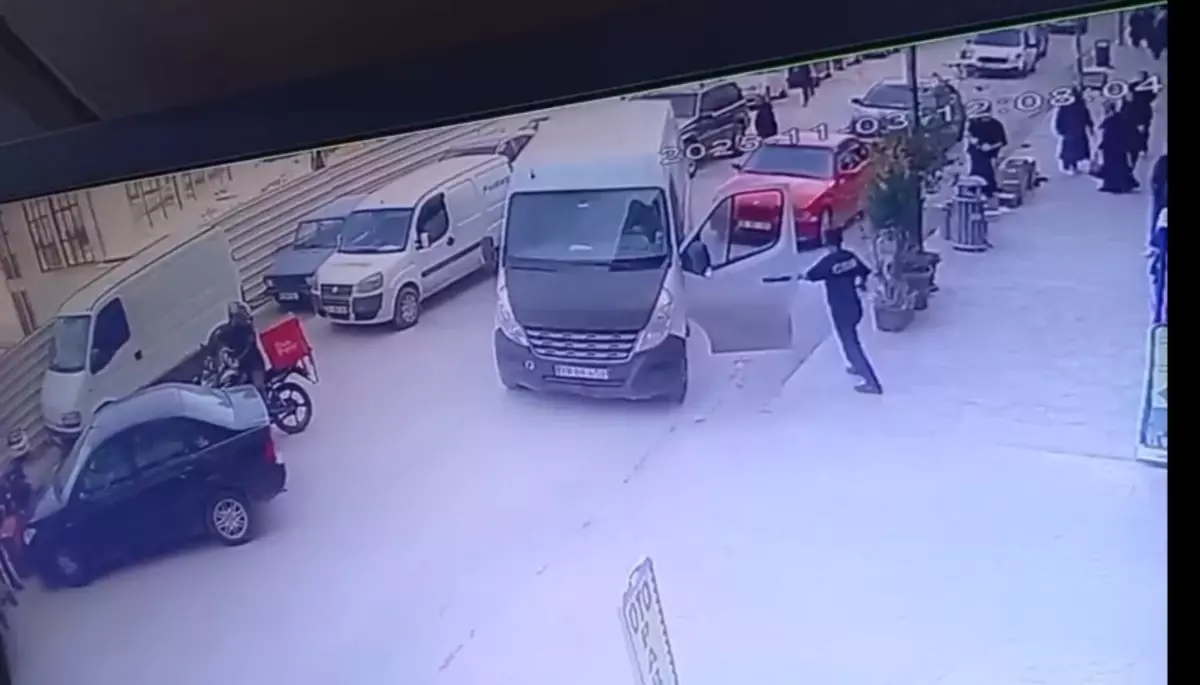 Minibüs Otopark Görevlisi Tarafından Durduruldu