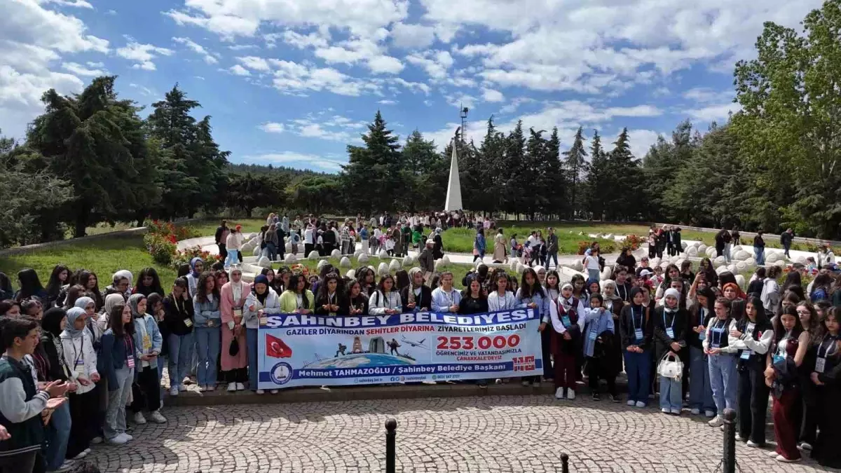 Şahinbey, 253 bin gazi torununu özel uçakla şehit topraklarına ulaştırdı