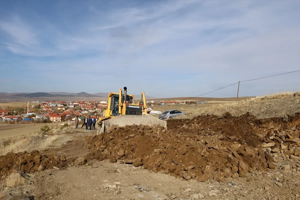Sakarcören Köyü\'nde Yol Çalışmaları Başladı