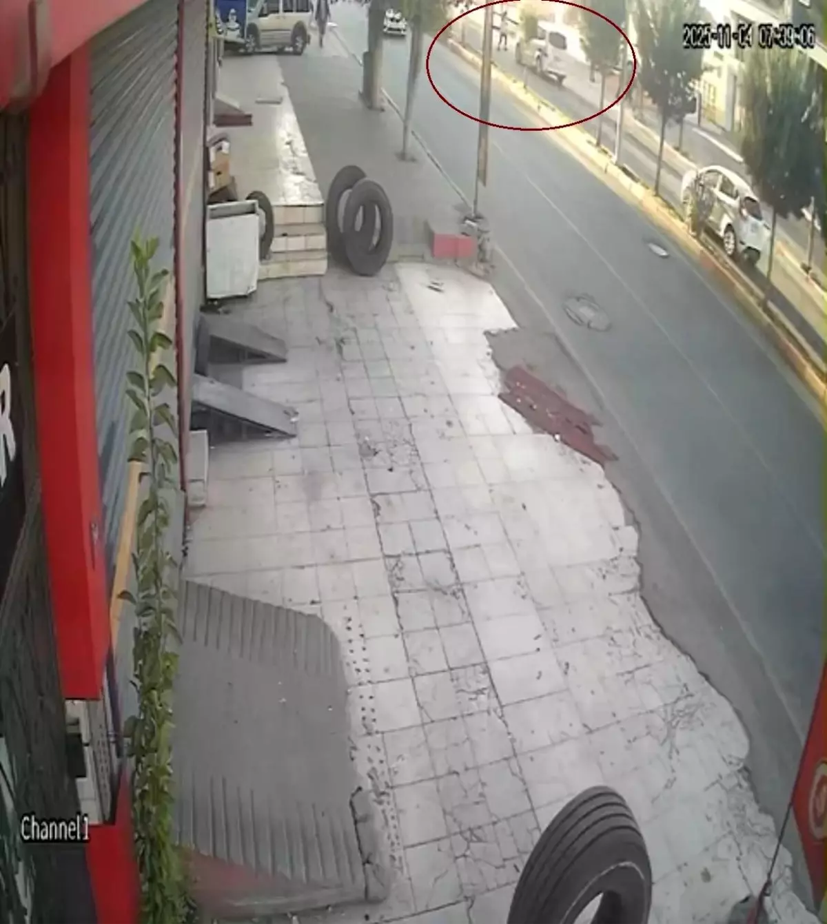 Siirt\'te Araç Çarpan Genç Kız Ağır Yaralandı