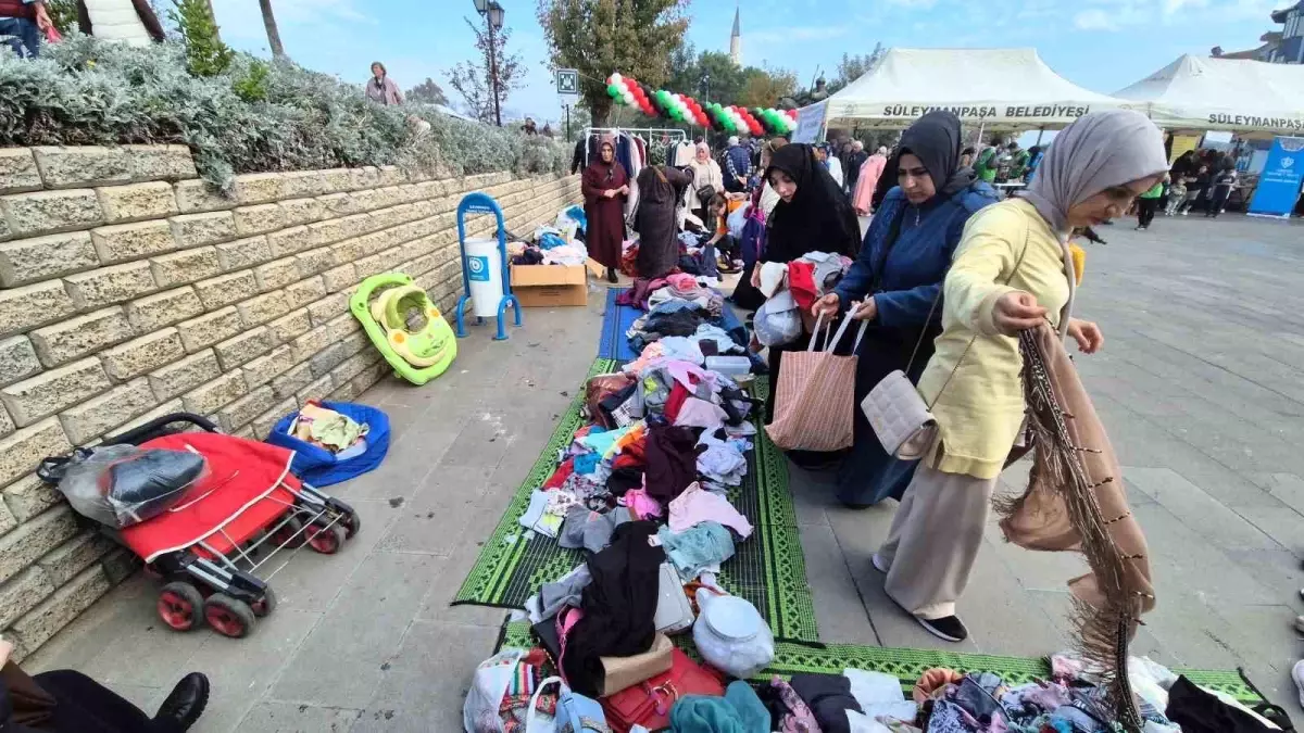 Tekirdağ\'da Filistin\'e Yardım İçin Hayır Çarşısı