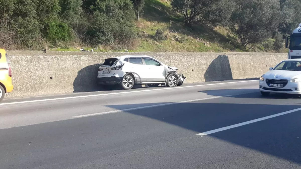 Kocaeli\'de TIR Kazası: Otoyol 2 Saat Kapalı Kaldı