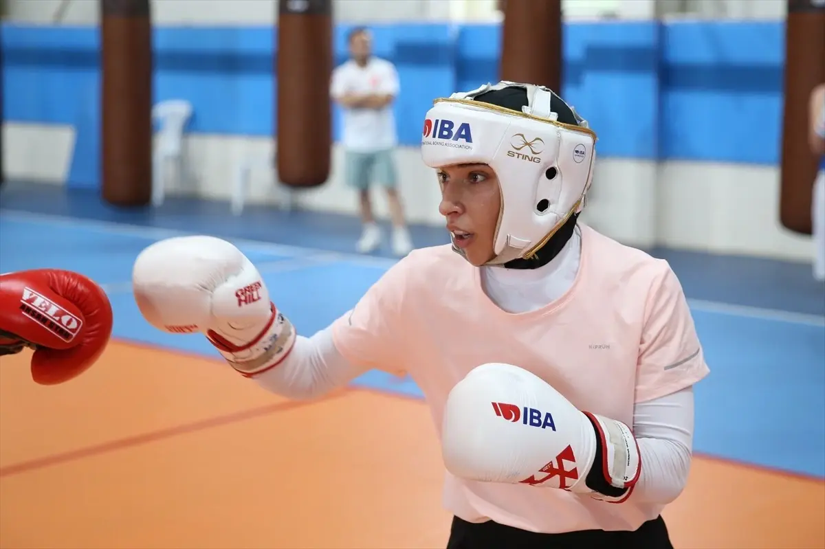 Boks Şampiyonları Riyad\'da Madalya Peşinde