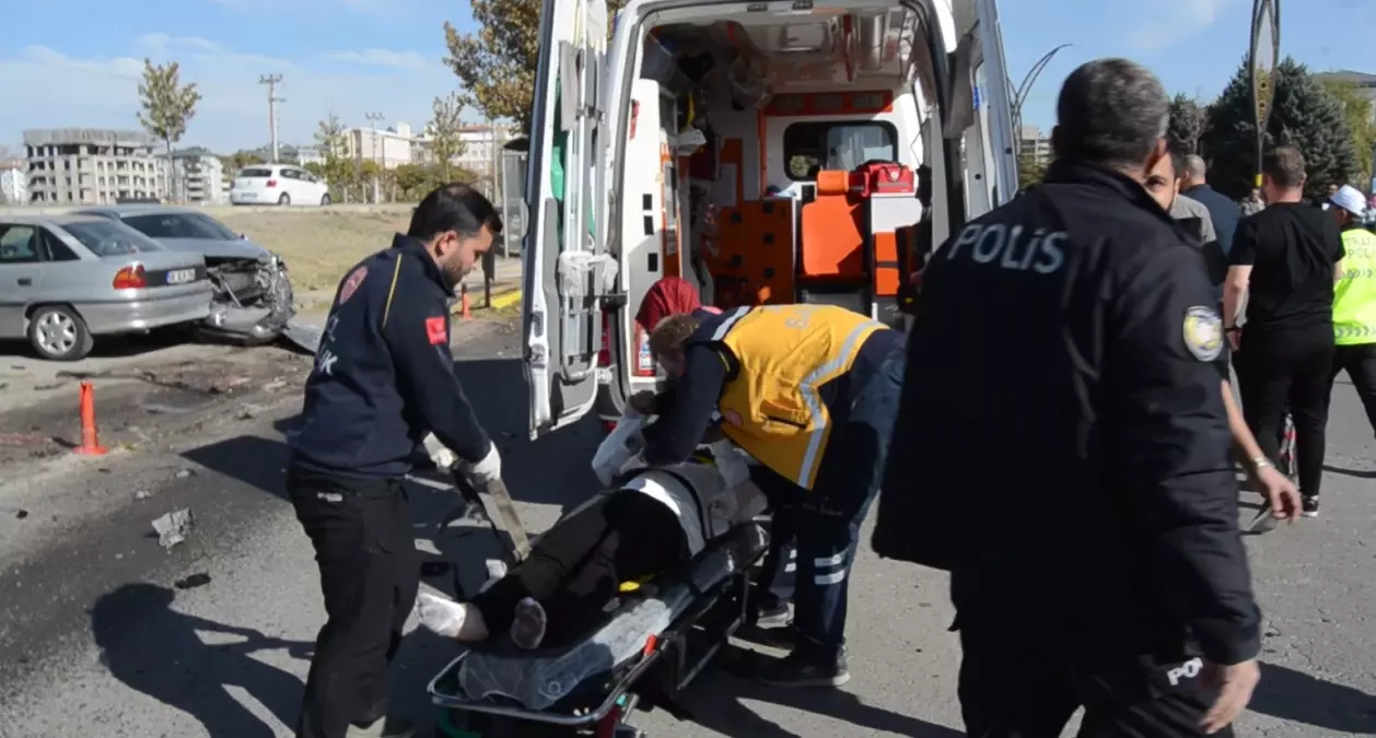 Aksaray\'da Yaya Geçidinde Kaza