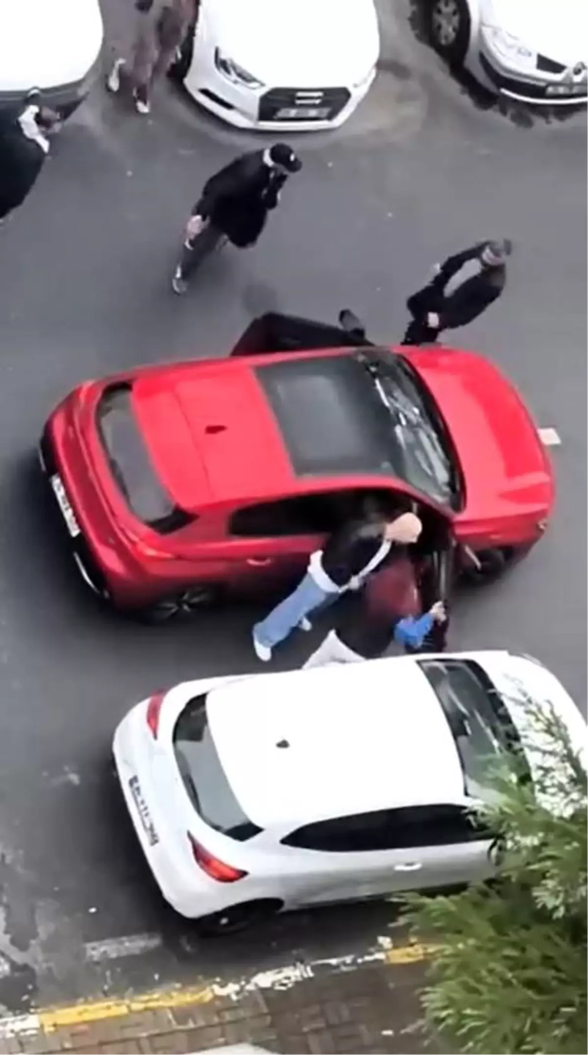 Beylikdüzü\'nde Yol Tartışması Kavga Çıkardı