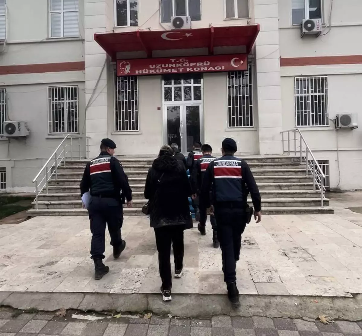 Edirne\'de FETÖ şüphelileri tutuklandı