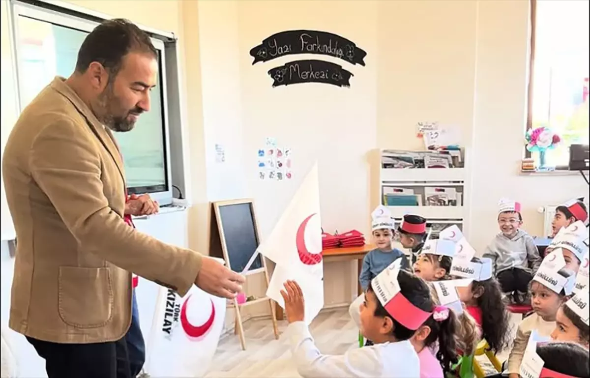 Zara\'da Kızılay Haftası Etkinlikleri