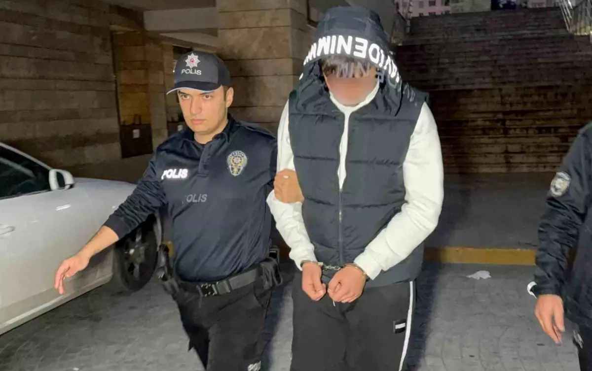 Samsun\'da Bıçaklı Saldırı: Genç Tutuklandı
