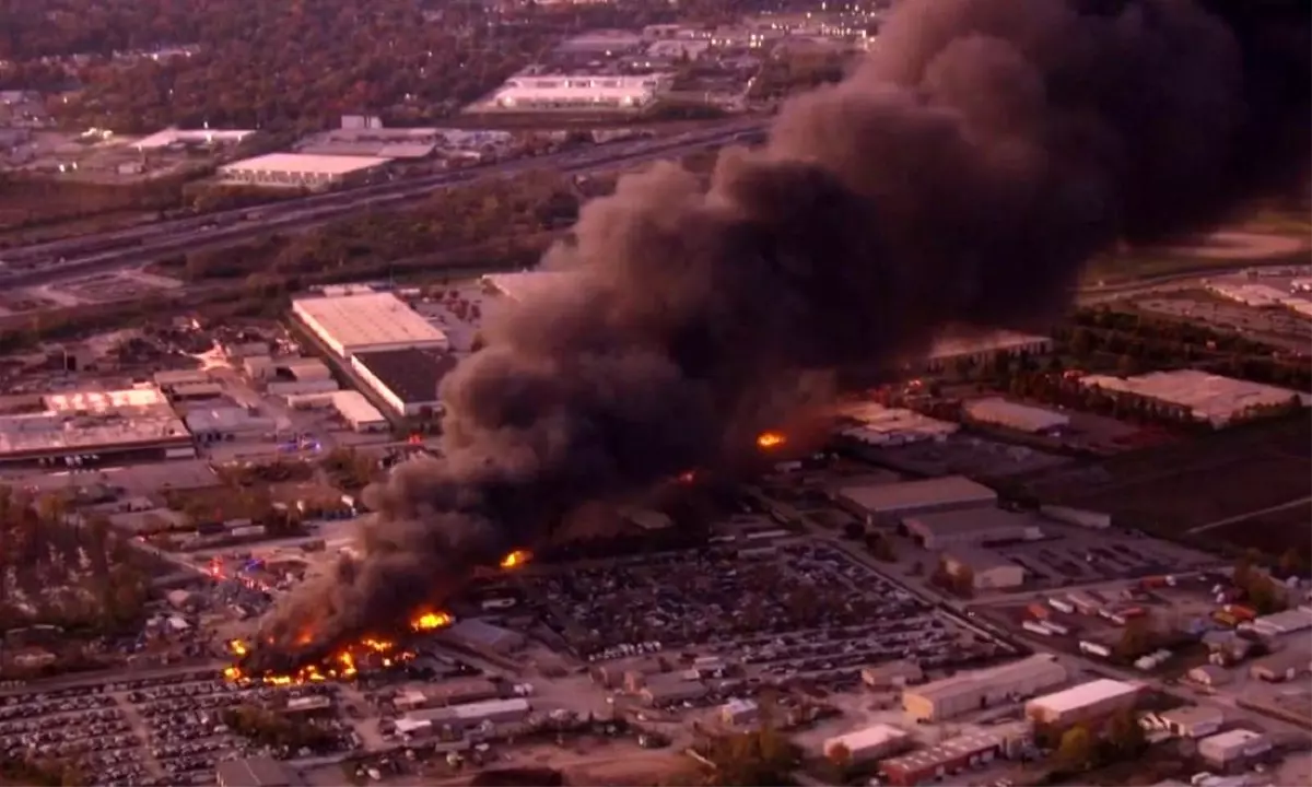 Kentucky\'de Kargo Uçağı Düştü: 3 Ölü, 11 Yaralı