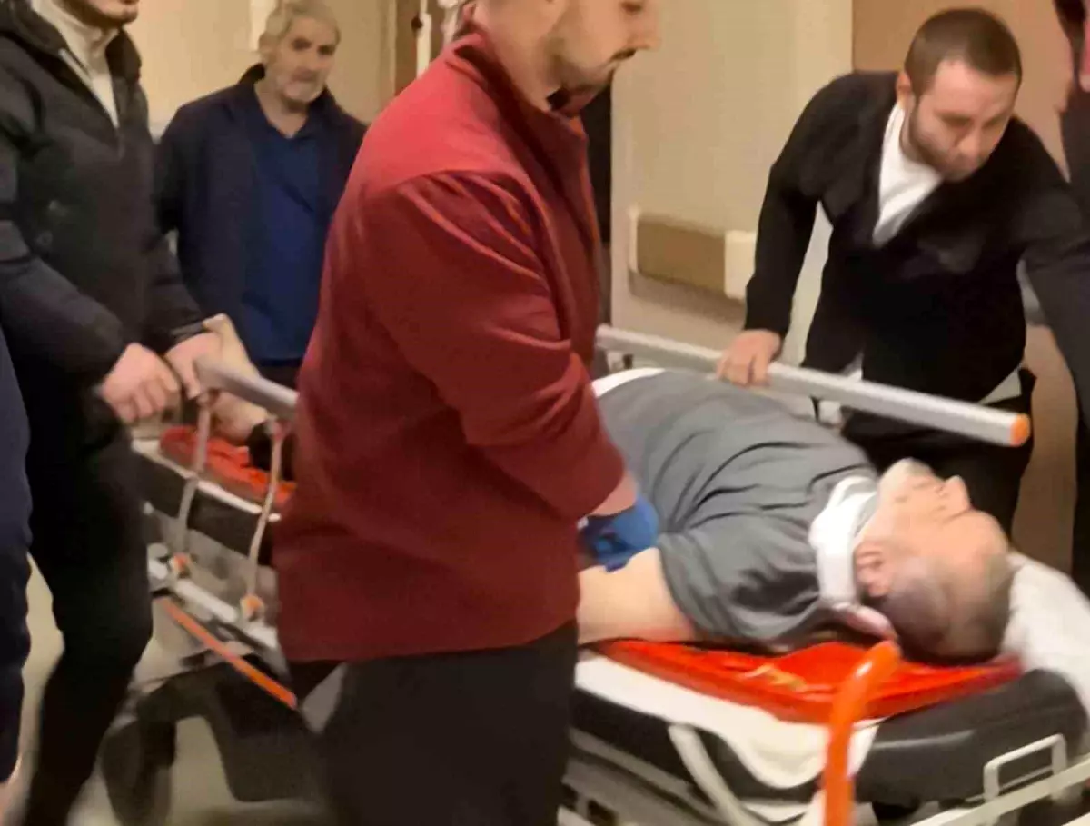 İnegöl\'de Merdiven Kazası: 61 Yaşındaki Adam Ağır Yaralandı