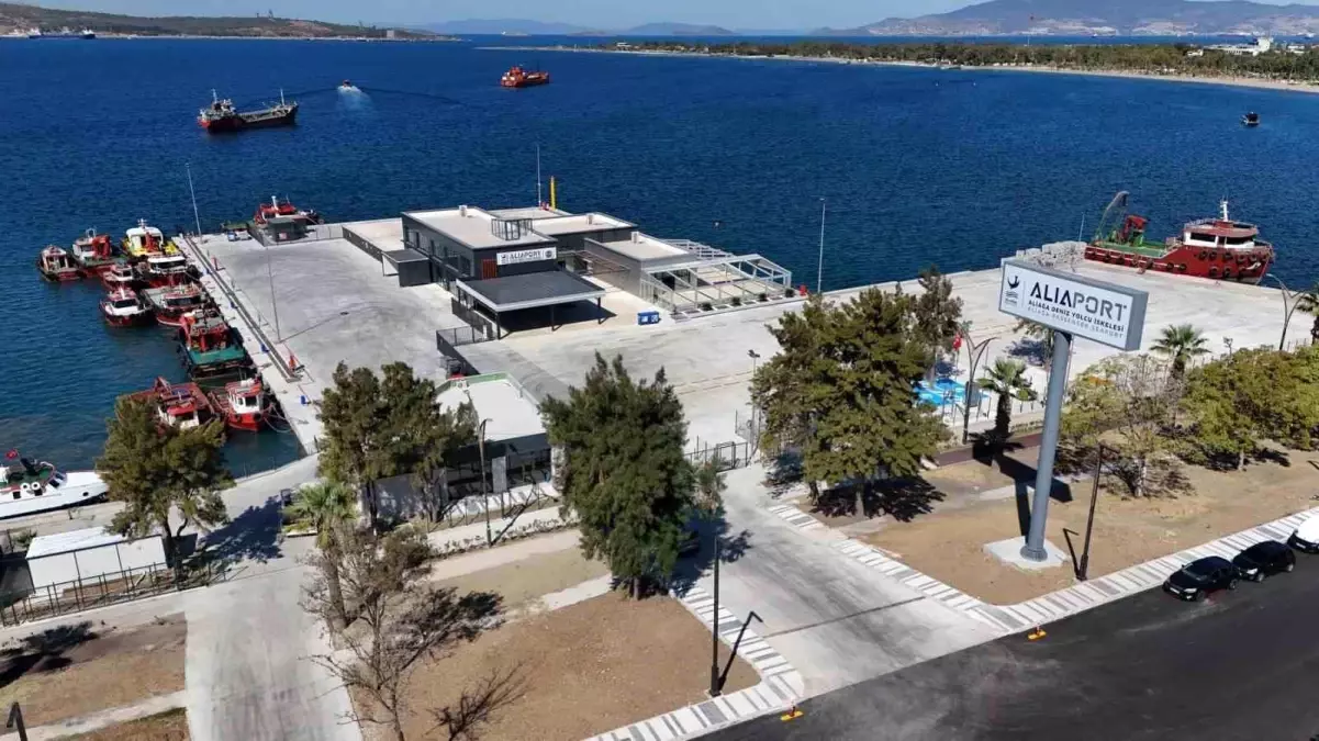 Aliağa\'da Yeni Deniz Yolcu İskelesi Hizmete Girdi