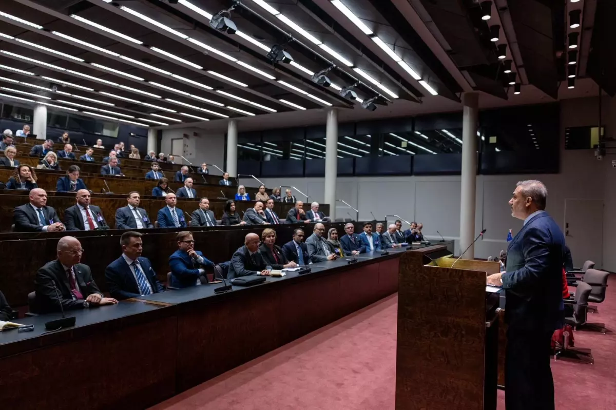 Hakan Fidan Finlandiya\'da Görüşme Yaptı