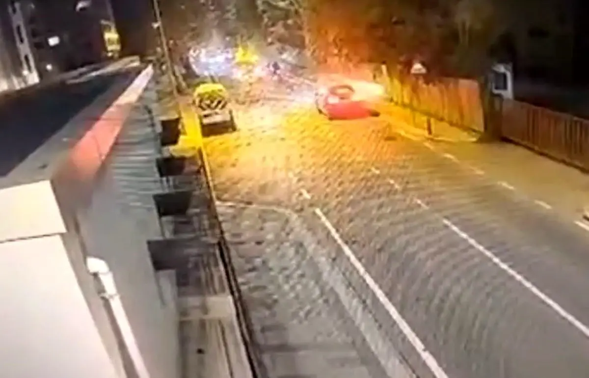 İstanbul Bakırköy’de İş Makinesi ile Motosiklet Çarpıştı