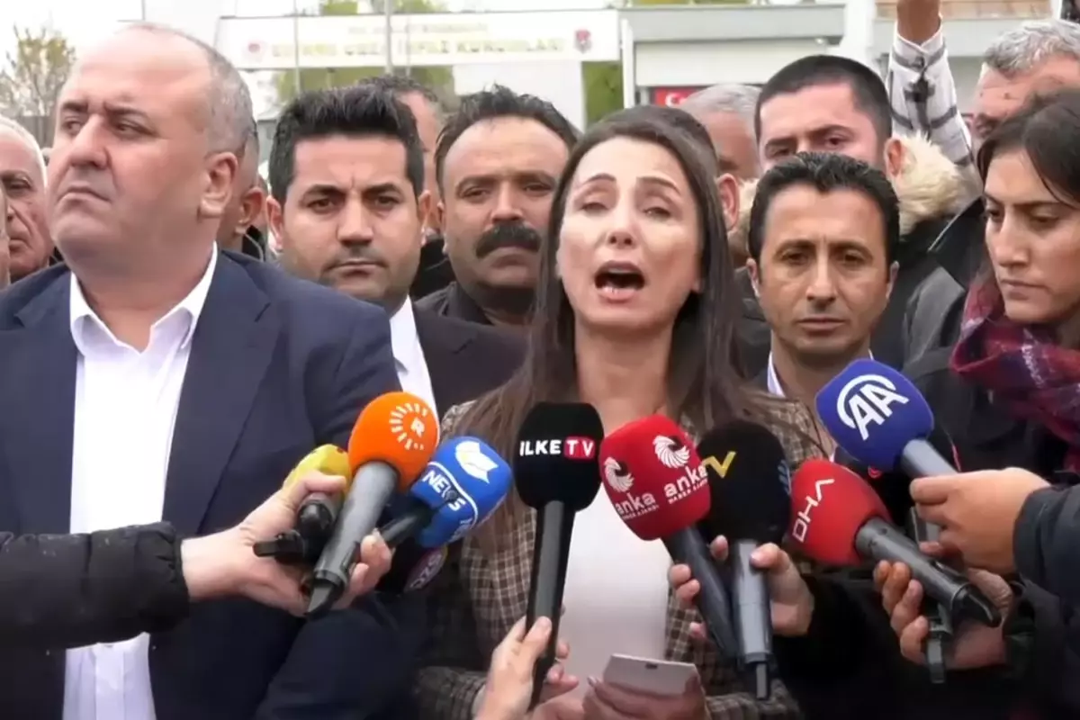 Demirtaş\'tan yeni mesaj: Milletvekilleri riskleri göze alarak İmralı\'ya gitmelidir