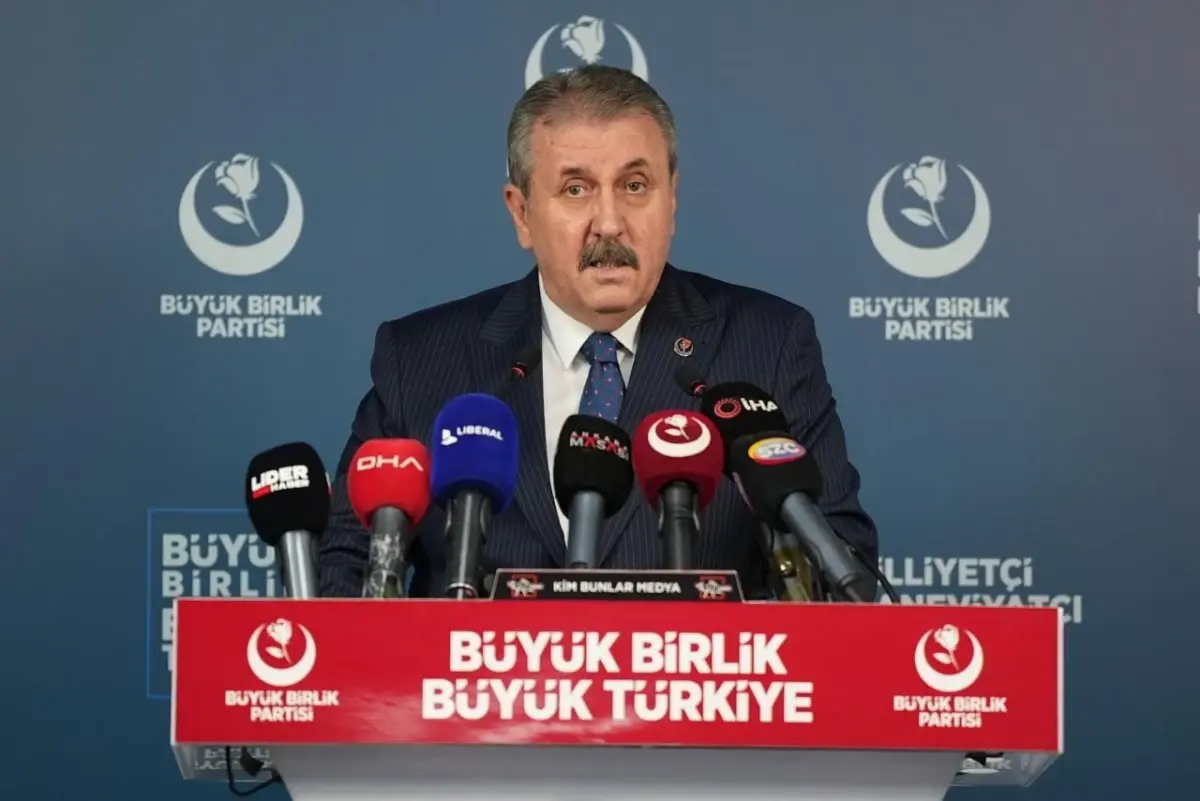 Destici: Millet kimliğine sahip çıkacaktır