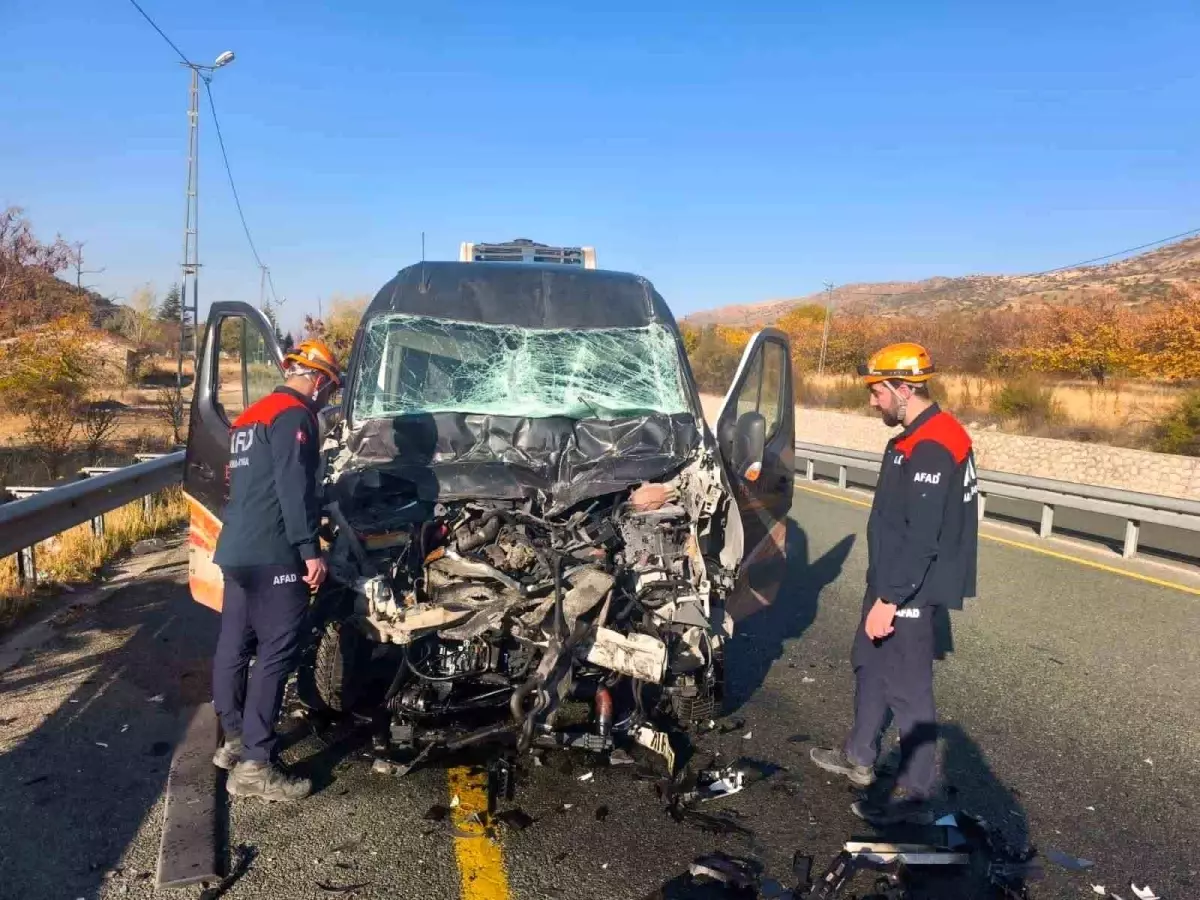 Elazığ\'da Trafik Kazası: 1 Yaralı