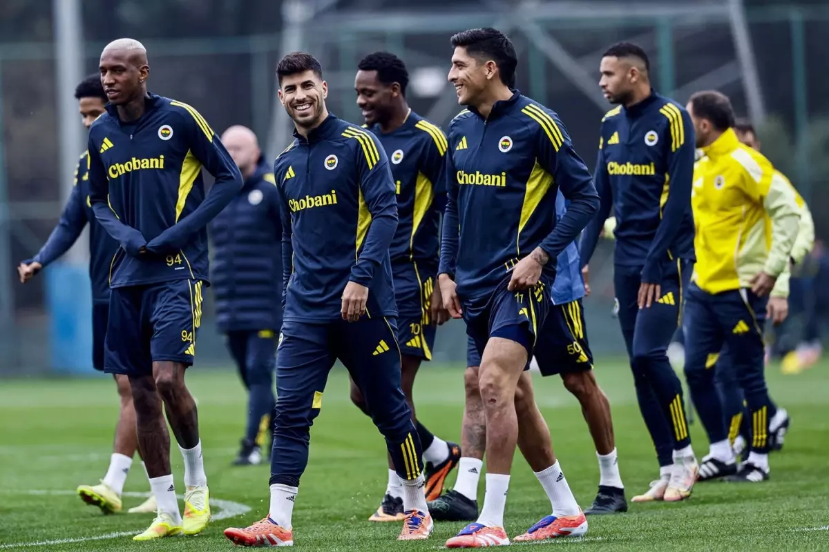 Fenerbahçe\'nin Viktoria Plzen maçı kamp kadrosu belli oldu