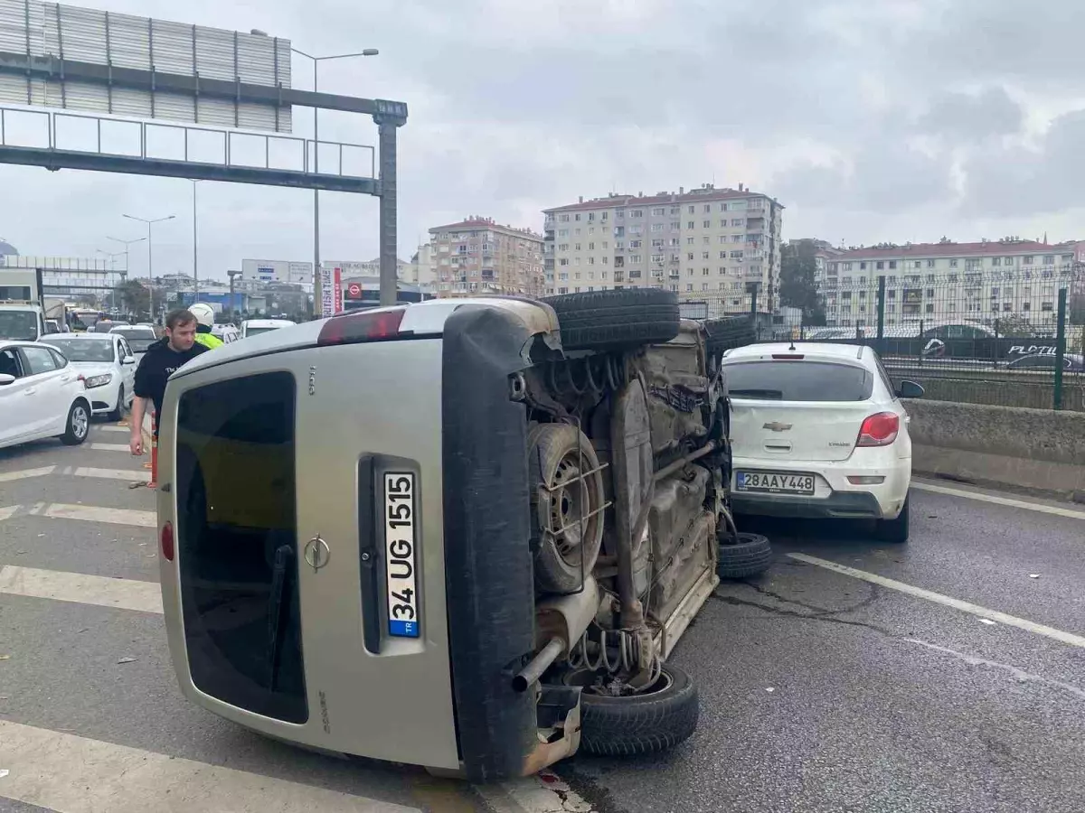 Kadıköy\'de 3 Araçlı Kaza: Yaralı Yok