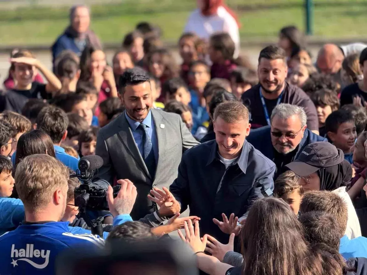 Futbolcu Kerem Aktürkoğlu Okulu Ziyaret Etti
