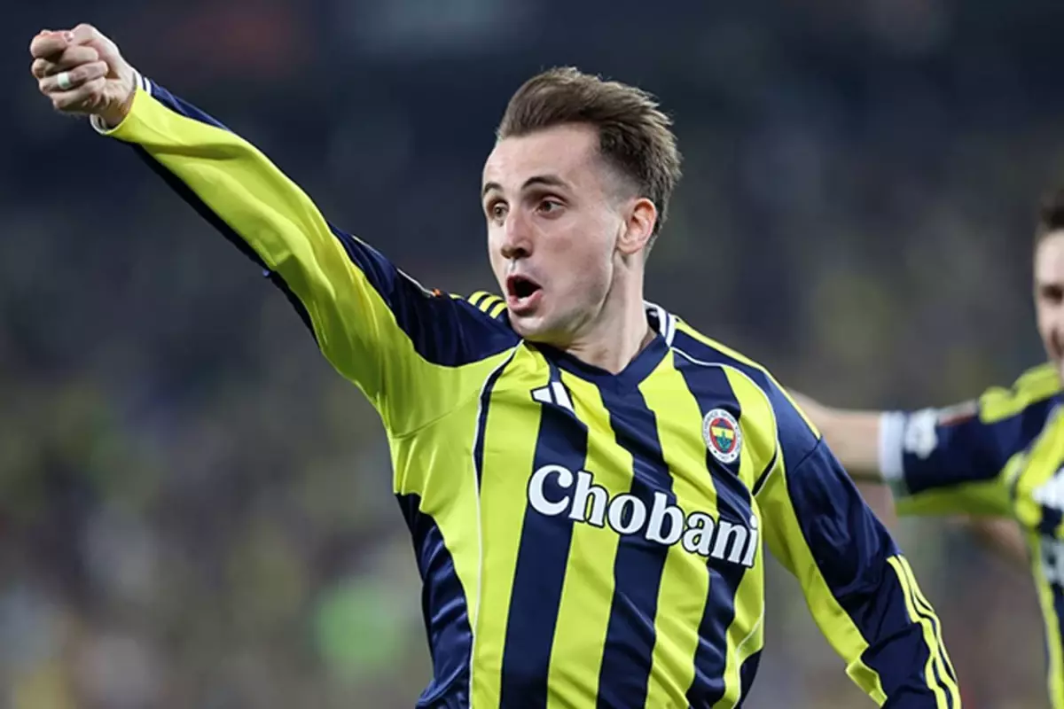 Kerem Aktürkoğlu, minik Aras\'ı ziyaret etti