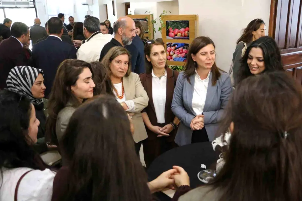 Diyarbakır\'da Key Ma Kadın Kooperatifi\'nin Çerçi Satış Noktası Açıldı