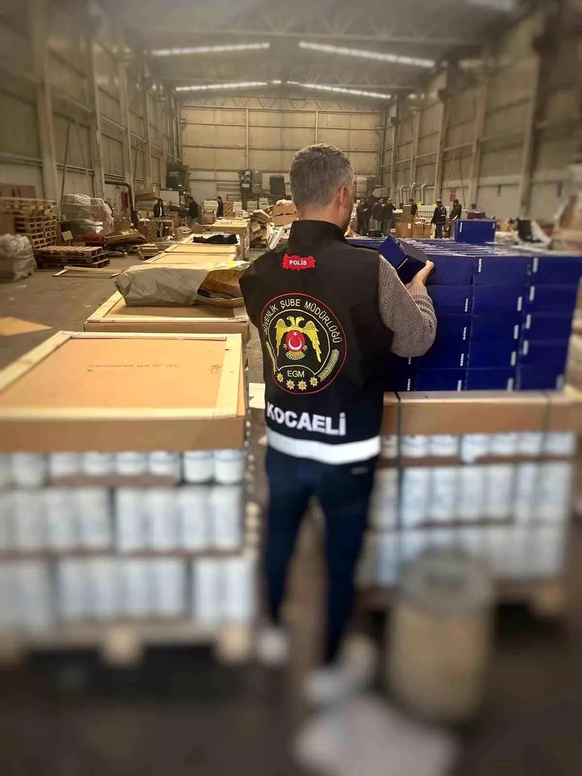 Kocaeli\'de Sahte Araç Parçaları Operasyonu