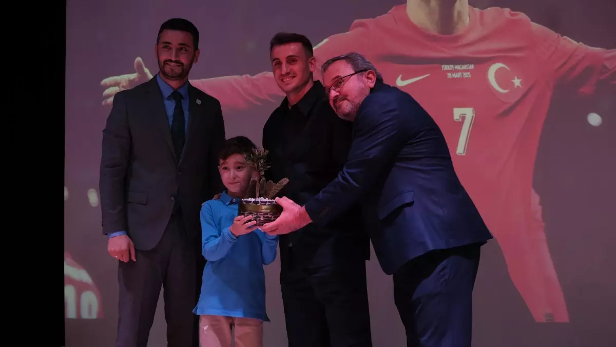 Kerem Aktürkoğlu, Aras\'ın Davetiyle Okula Geldi